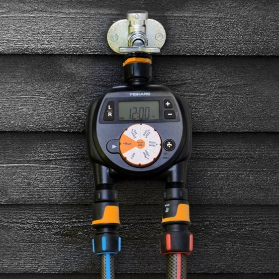Fiskars 1054792 Black Digital watering timer