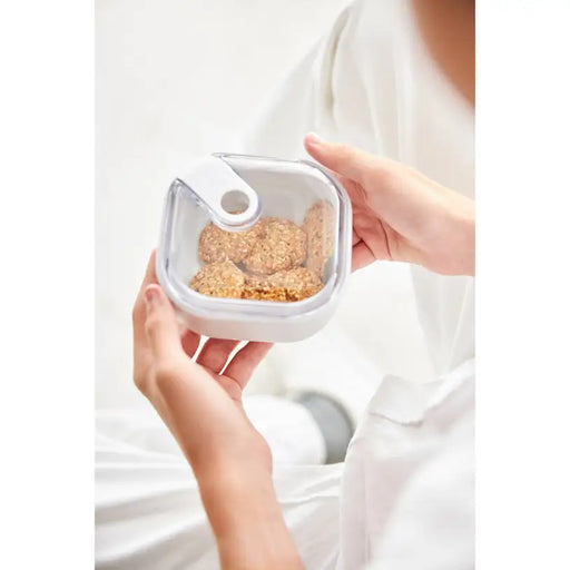 FOOD BOX 1 L ELA WHITE FLAT ROTHO - Кутии за храна и купи<<<Домашни потреби<<<Кухня<<<Praktiker