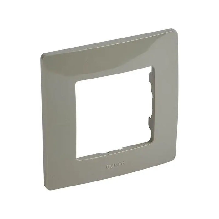 FRAME SINGLE CAFE LEGRAND NILOE - Ключове контакти димери и розетки<<<Електроматериали<<<AmperelB2B&&&Ключове и