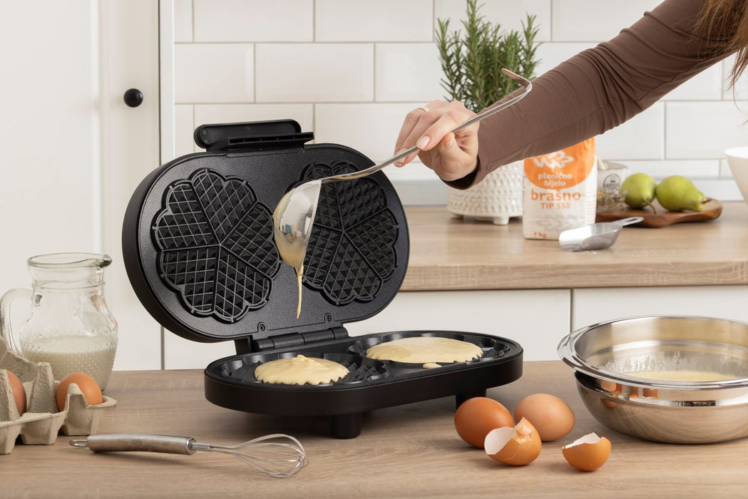 Waffle maker GORENJE WM1200B black, 1200 W