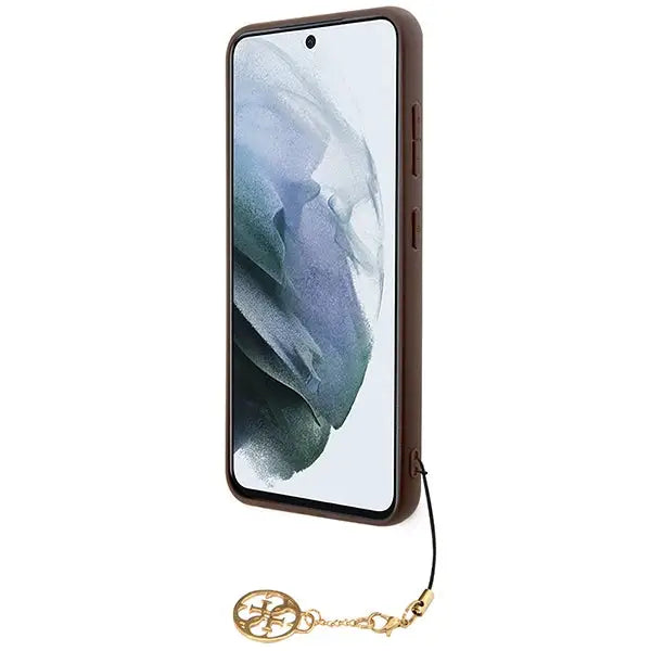 Guess 4G Charms Collection case for Samsung Galaxy S24 - brown - Cell phone cases and covers<<<HurtelXML