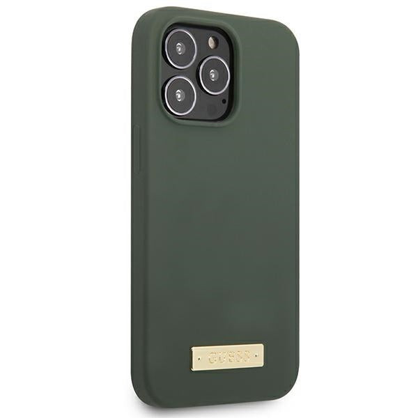 Guess Silicone Logo Plate MagSafe case for iPhone 13 Pro / iPhone 13 - green