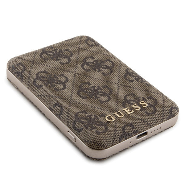 Guess 4G Metal Logo case set for iPhone 15 + 5000mAh MagSafe power bank - brown
