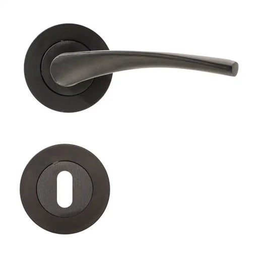GUMUS BRAVO DOOR HANDLE - Обков за врати<<<Обков<<<Мебели и интериор<<<Praktiker&&&Обков за врати<<<Врати и