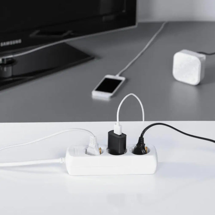 HAMA power strip 3 sockets 108842 - Разклонители<<<Продукти за дома<<<ValiAPI&&&Разклонители<<<Други<<<Спорт и свободно