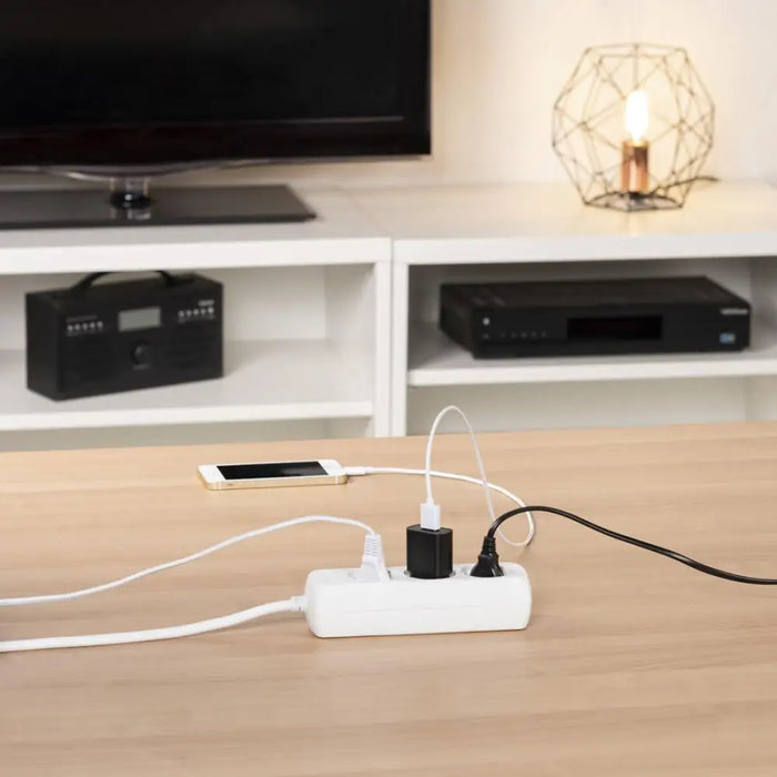 HAMA power strip 3 sockets 108842 - Разклонители<<<Продукти за дома<<<ValiAPI&&&Разклонители<<<Други<<<Спорт и свободно