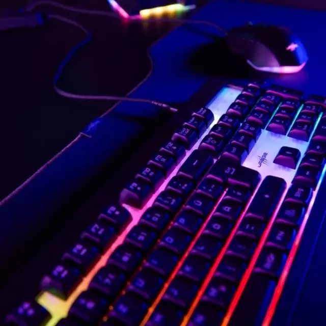 Hama Urage Exodus 215 Illuminated gaming keyboard USB, Cyrillic