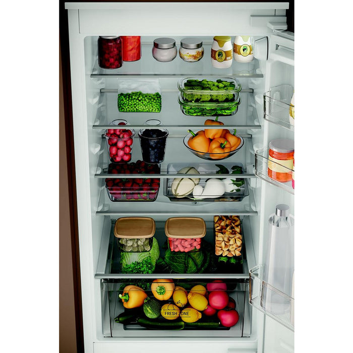 Built-in refrigerator with freezer Hotpoint-Ariston HAC18D041A1 , 268 l, E , Static , Yes