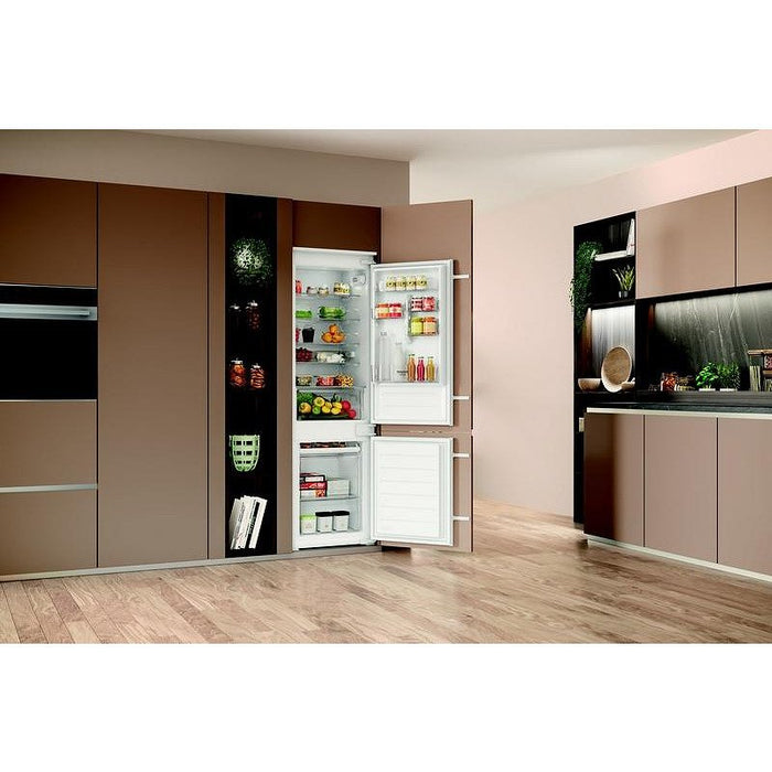 Built-in fridge freezer Hotpoint-Ariston HAC18D041A1*** , 268 l, E , Yes , Static
