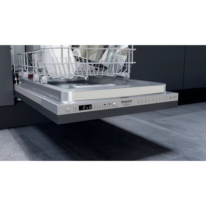 Built-in dishwasher Hotpoint-Ariston HSIO 3O23 WFE, 10 place settings, 450 W, mm, E