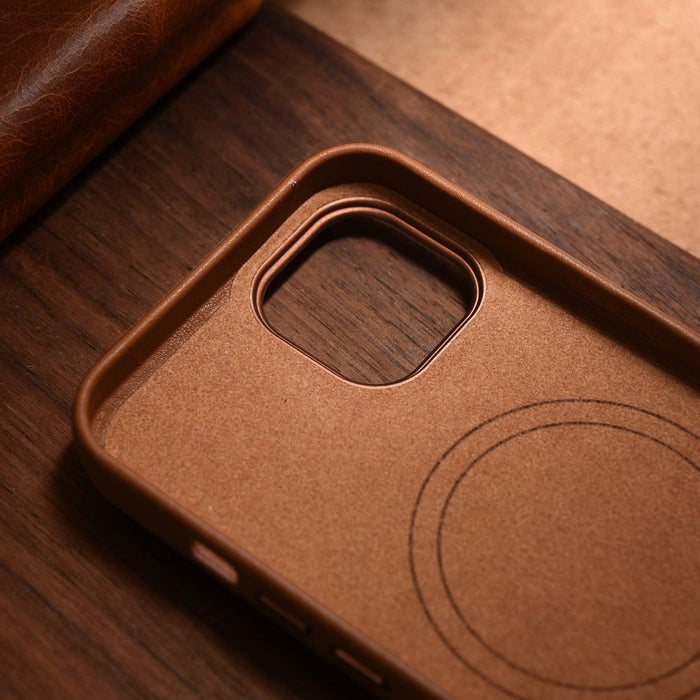 iCarer Case Leather Case Cover for iPhone 14 Brown (WMI14220705-BN) (MagSafe Compatible) - Cell phone cases
