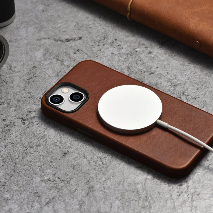 iCarer Oil Wax Premium Leather Case iPhone 14 Plus Magnetic Leather Case with MagSafe Brown (WMI14220703-RB)