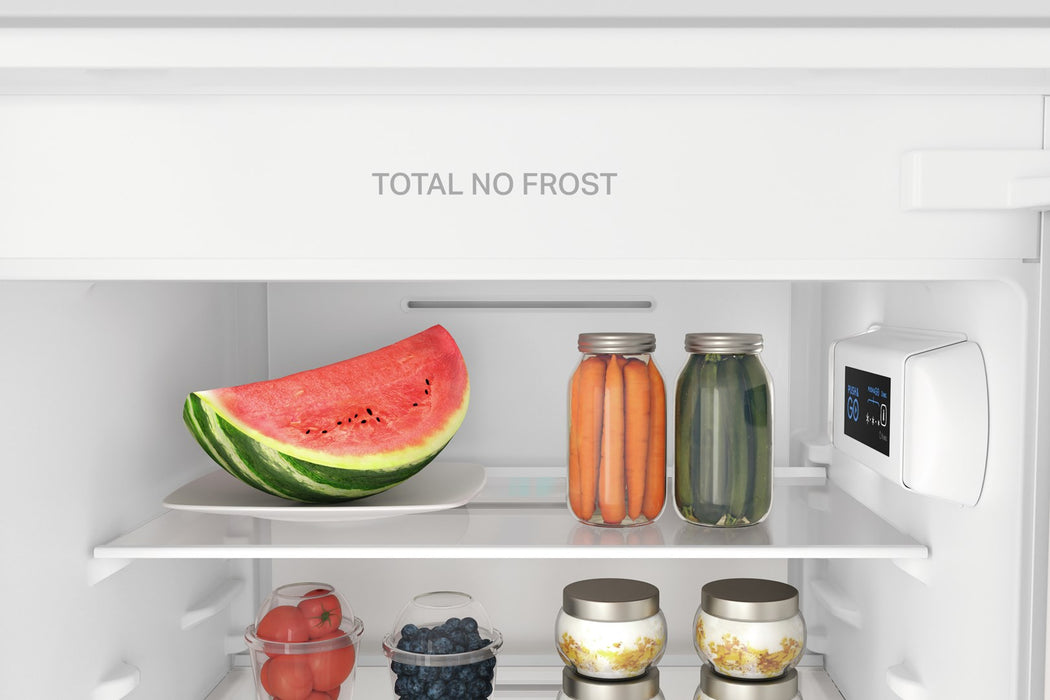 Built-in refrigerator with freezer Indesit INC18 T112, 250 l, E, No Frost, Yes
