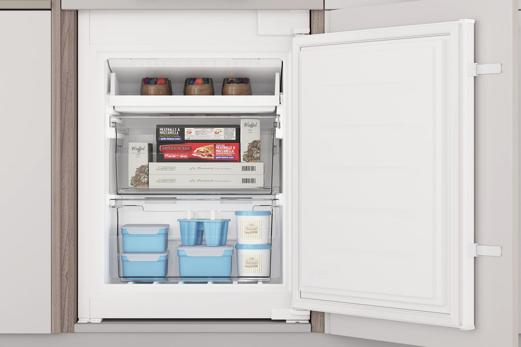 Built-in refrigerator with freezer Indesit INC18 T112, 250 l, E, No Frost, Yes