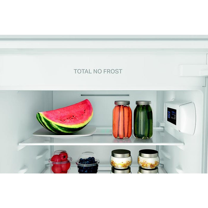 Built-in refrigerator with freezer Indesit INC18 T112, 250 l, E, No Frost, Yes