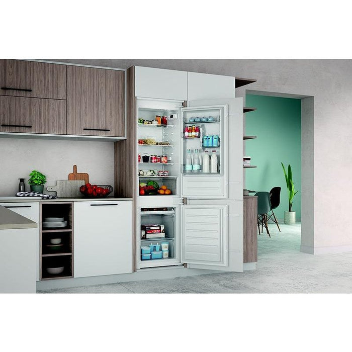 Built-in fridge freezer Indesit INC18D021A1*** , 268 l, E , Yes , Static