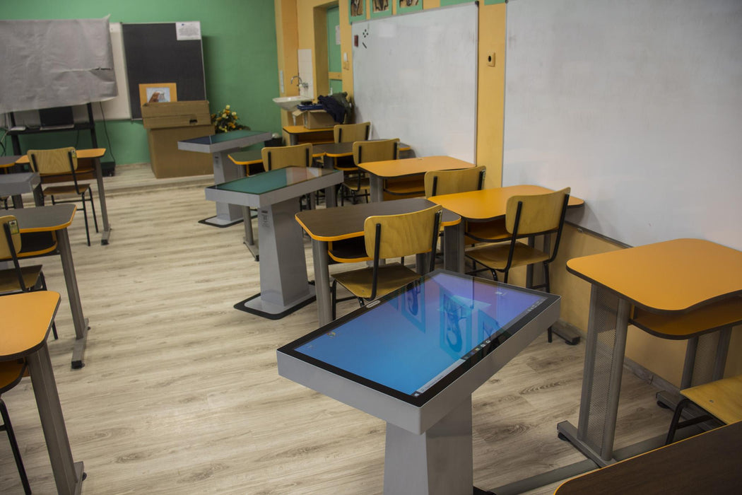 InfoDart T322 interactive table