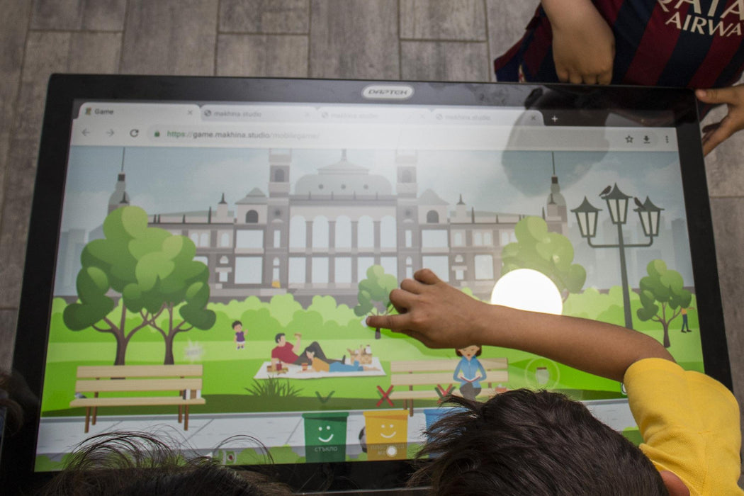InfoDart T322 interactive table