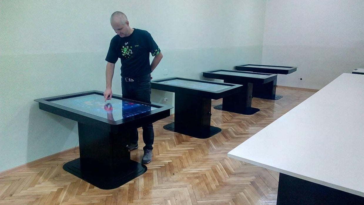 InfoDart T555 interactive table