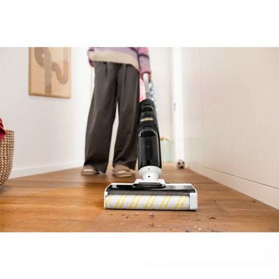 Cordless vacuum cleaner for dry and wet cleaning KARCHER FCV 4