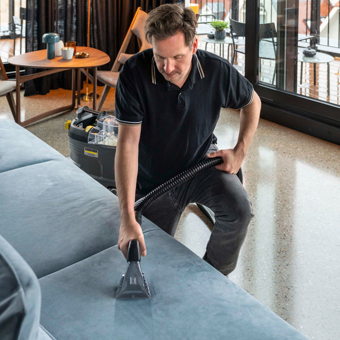 KARCHER PUZZI 8/1 CLEANER