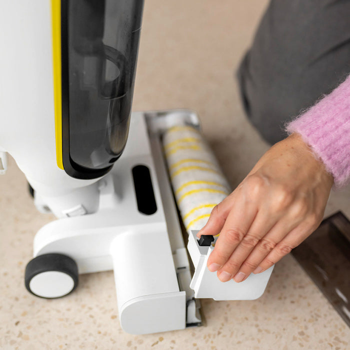 Cordless vacuum cleaner for dry and wet cleaning KARCHER FCV 4