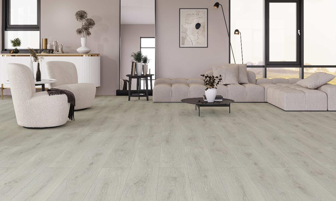 LAMINATE 8MM 32/AC4 4V FU054 OAK SAMSUN