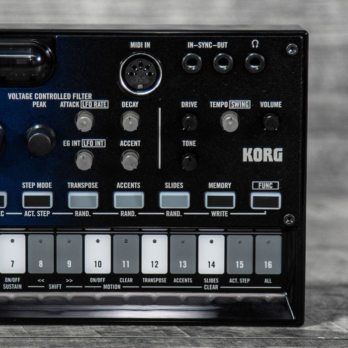 Analog bass synthesizer Korg - Volca NuBass, 16 keys, black