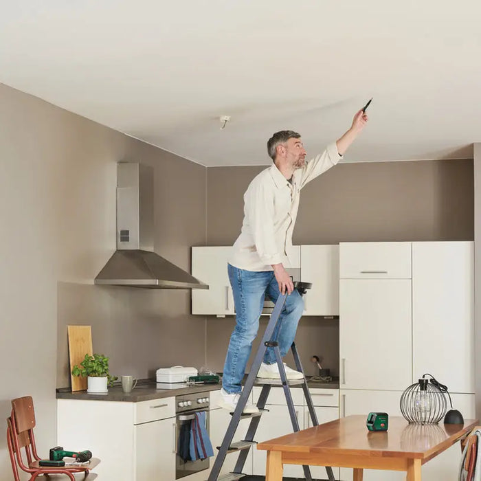 LASER LEVEL BOSCH UNIVERSAL LEVEL 2 - Електронни нивелири<<<Специални инструменти<<<Инструменти и железария<<<Praktiker