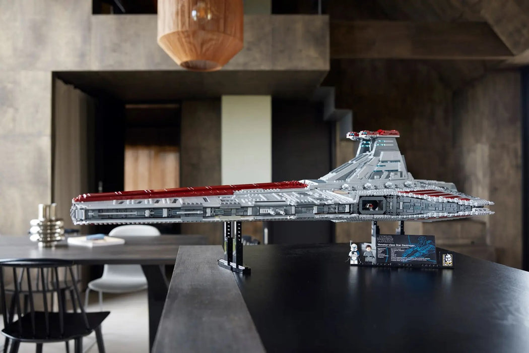 LEGO STAR WARS 75367 Venator-class Republic Attack Cruiser (Ultimate Collector Series)