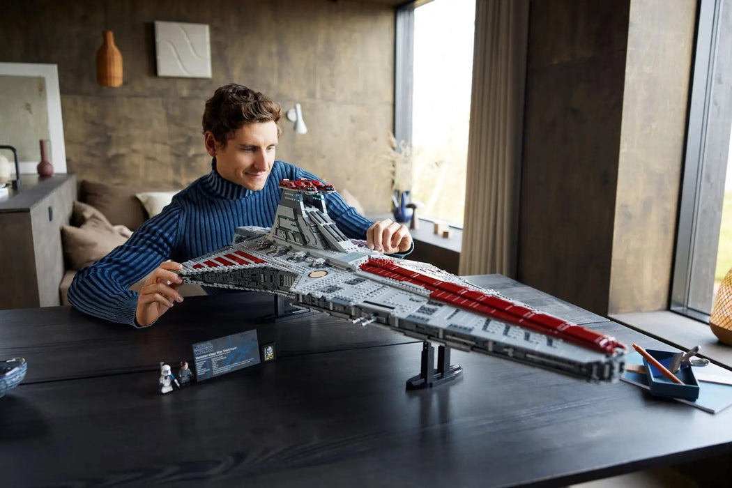 LEGO STAR WARS 75367 Venator-class Republic Attack Cruiser (Ultimate Collector Series)