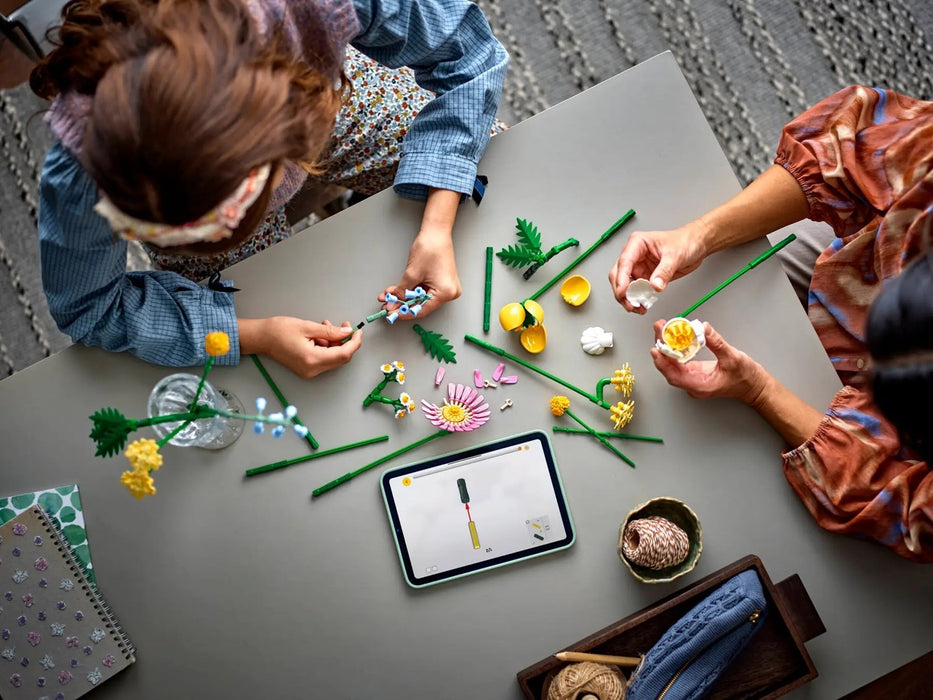 LEGO ICONS 10347 The Botanical Collection - Little Sunny Bouquet