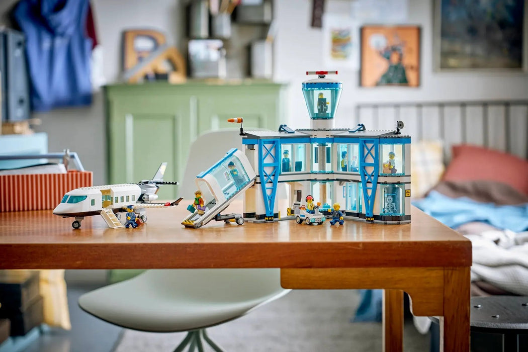 LEGO CITY 60502 Airport with Airplane