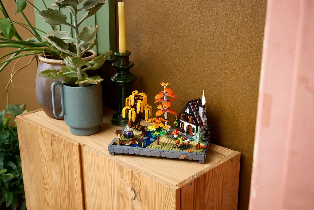 LEGO ICONS 11372 Autumn Cottage Garden
