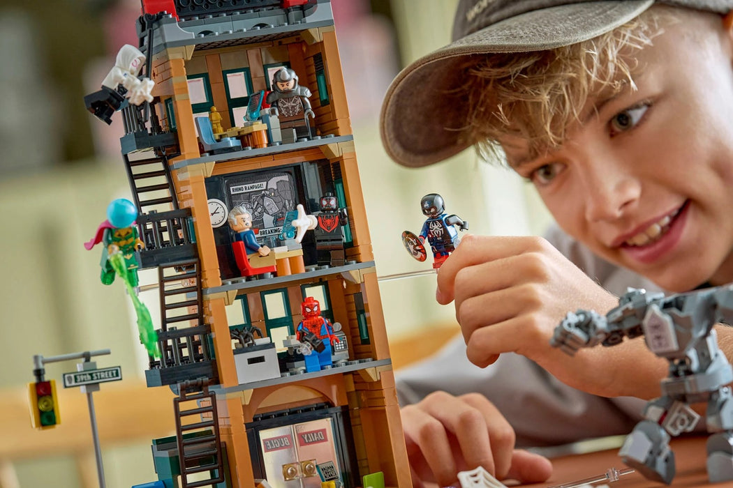 LEGO MARVEL 76342 Spider-Man vs. Mysterio: The Daily Bugle