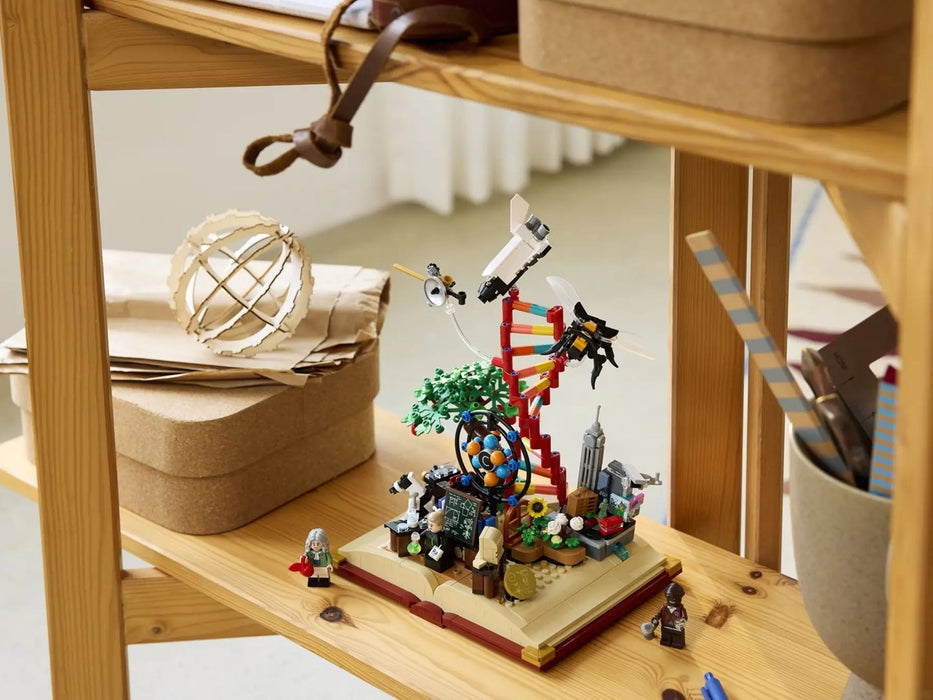 LEGO IDEAS 21355 The Evolution of STEM