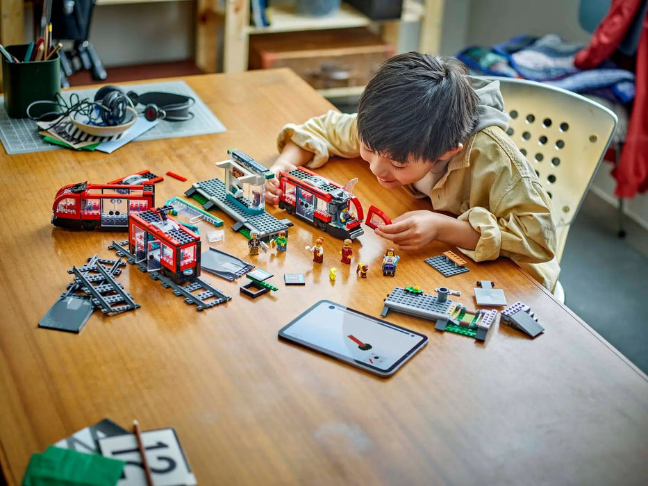 Construction set Lego 60423 Downtown Tram and Station Multicolour