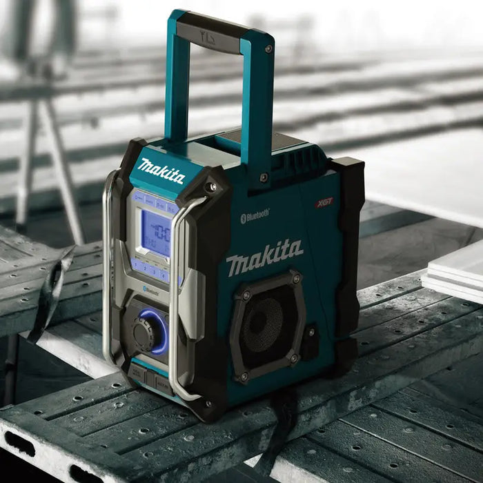 MAKITA MR002GZ BATTERY RADIO - Други електроинструменти<<<Специални инструменти<<<Инструменти и железария<<<Praktiker