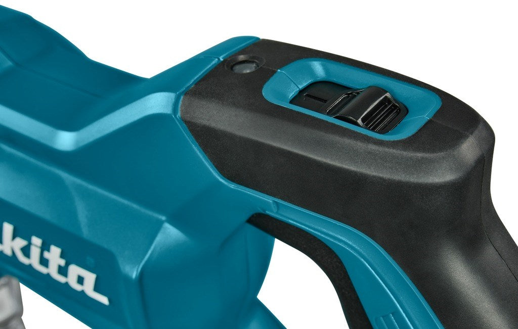 MAKITA DHW180Z cordless pressure washer