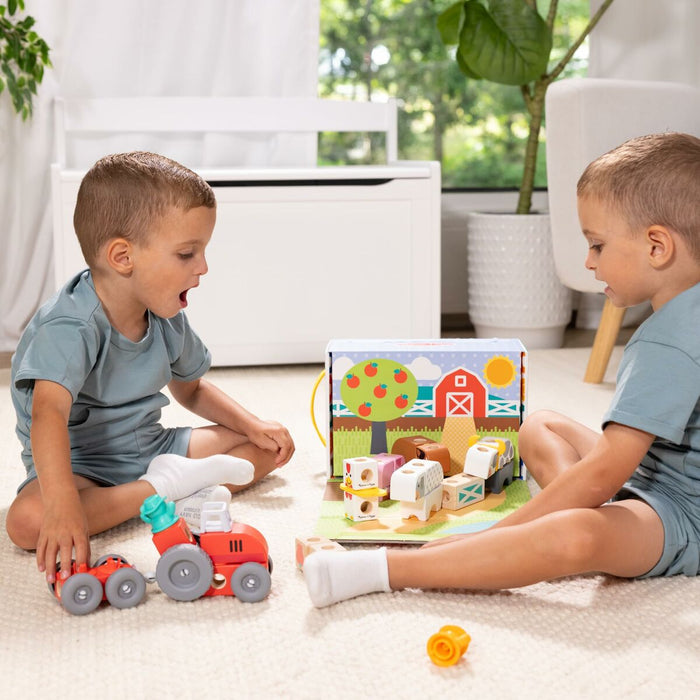 Action Figure Melissa & Doug