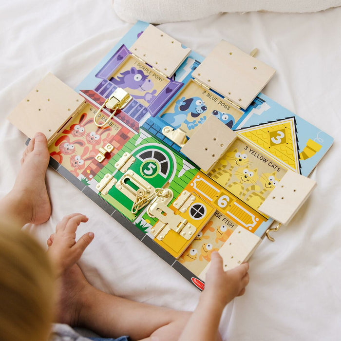 Action Figure Melissa & Doug