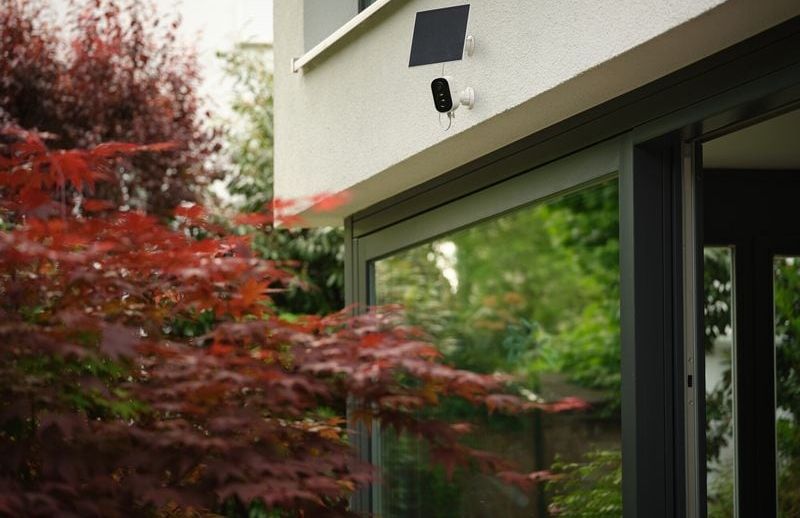 OSRAM SMART CAMERA WITH SOLAR PANEL