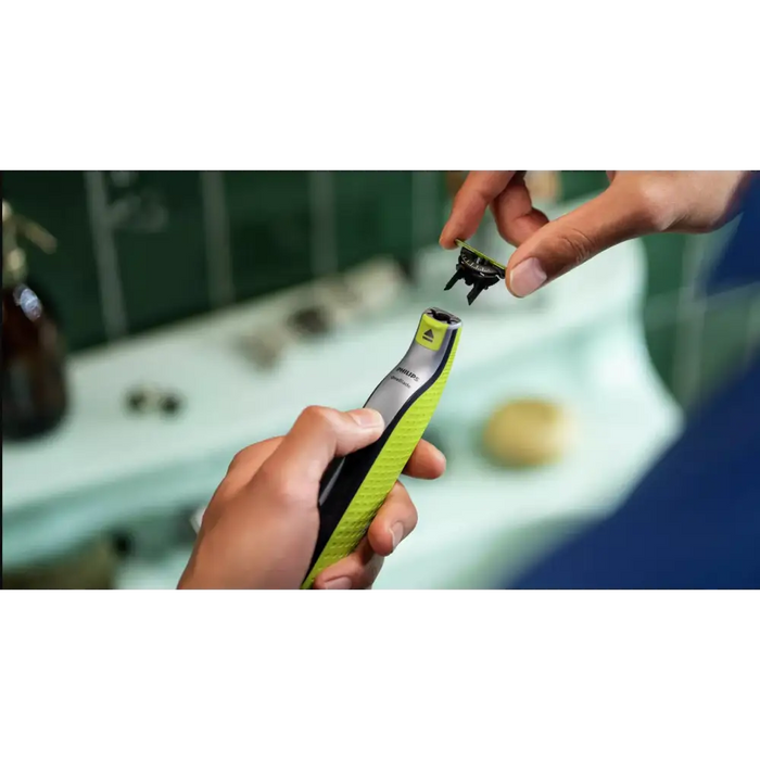 PHILIPS QP2734/31 Oneblade hybrid beard and body trimmer - Последни бройки<<<Едра бяла