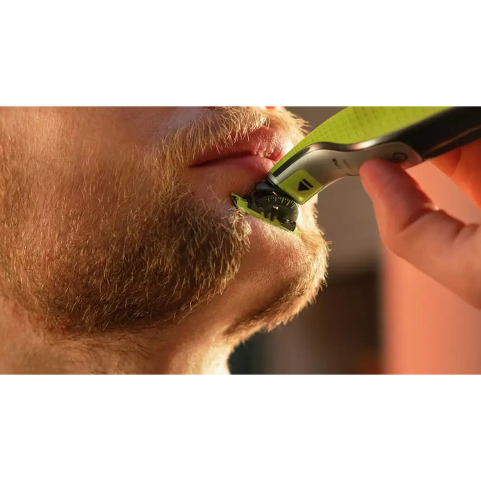 PHILIPS QP2734/31 Oneblade hybrid beard and body trimmer - Последни бройки<<<Едра бяла