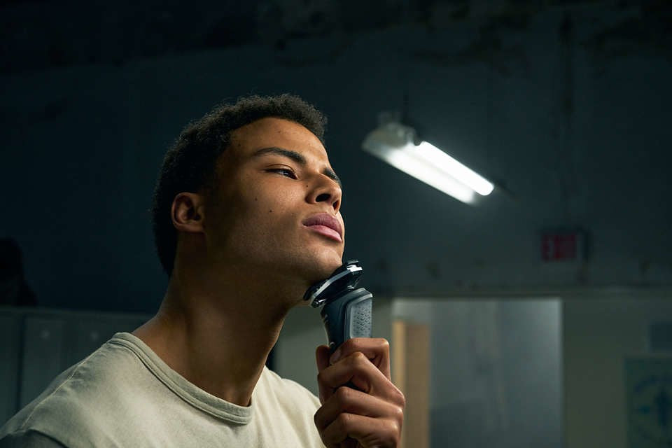 Philips SHAVER Series 5000 S5898/35 Wet and dry electric shaver with 2 accessories