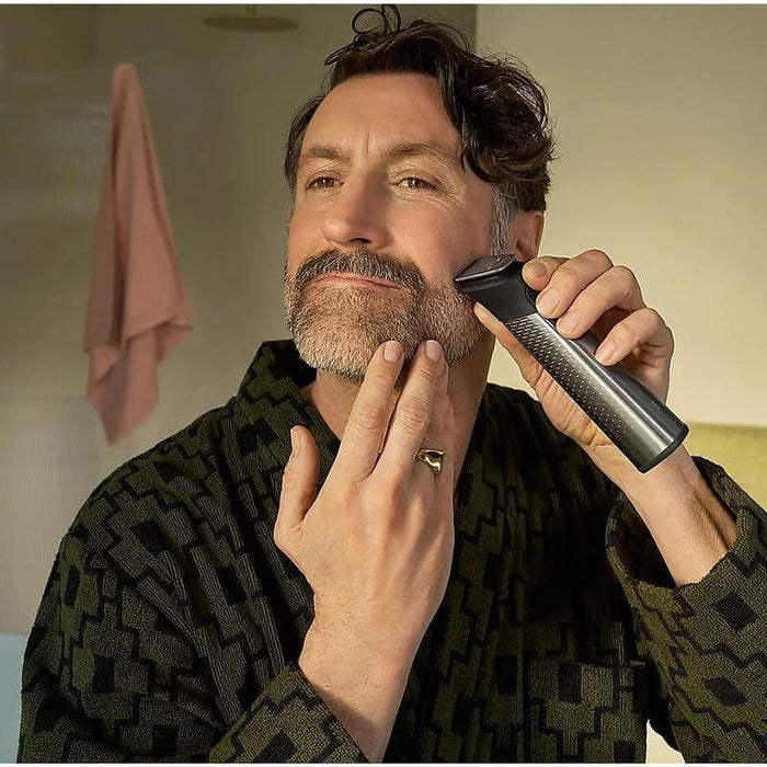 PHILIPS All-in-One Trimmer series 9000 + One Blade