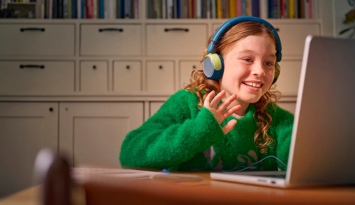 PHILIPS Kids Bluetooth headphones maximum volume limited to 85 dB Chrystal Teal