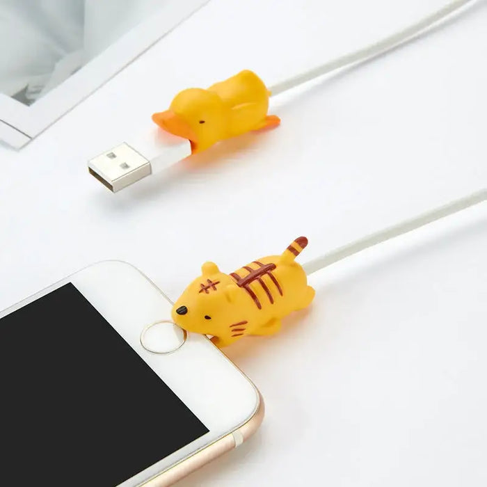 Phone cable cover in the shape of a squirrel - Other cell phone equipment<<<HurtelXML