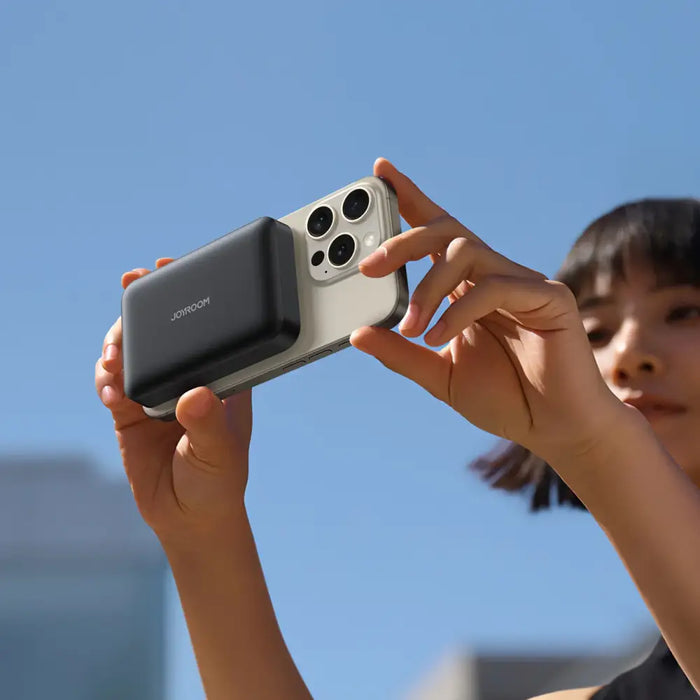 Powerbank Joyroom JR-W020 20W 10000mAh MagSafe + USB-C - USB-C cable 0.25m - black - Powerbanks<<<HurtelXML