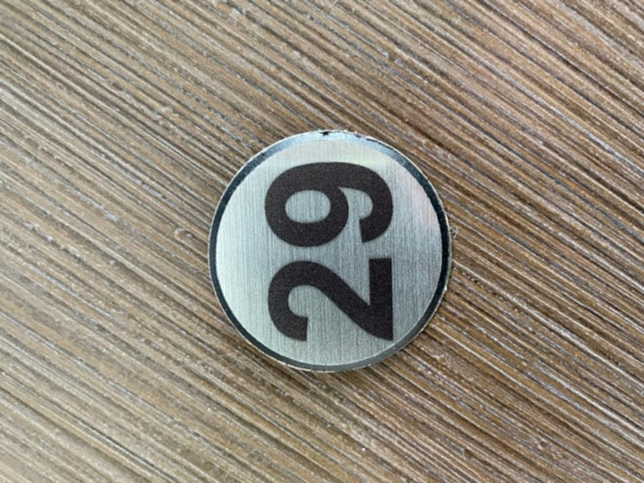 NUMBER 29 SELF-ADHESIVE SILVER CIRCLE 4CM